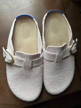 The Buckle Clog - Rothy’s Pink Textured Slip-On Shoes